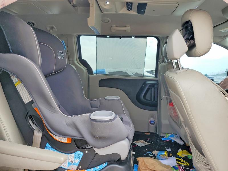 51313196 :رقم المزاد ، 2C4RC1BG6FR571764 vin ، 2015 Chrysler Town & Country مزاد بيع