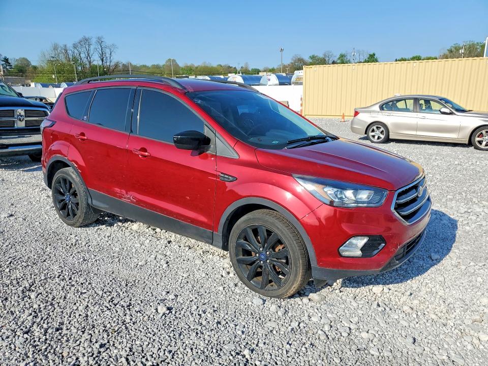 Продаж на аукціоні авто 2018 Ford Escape, vin: 1FMCU0GD3JUC32561, номер лоту: 50986466