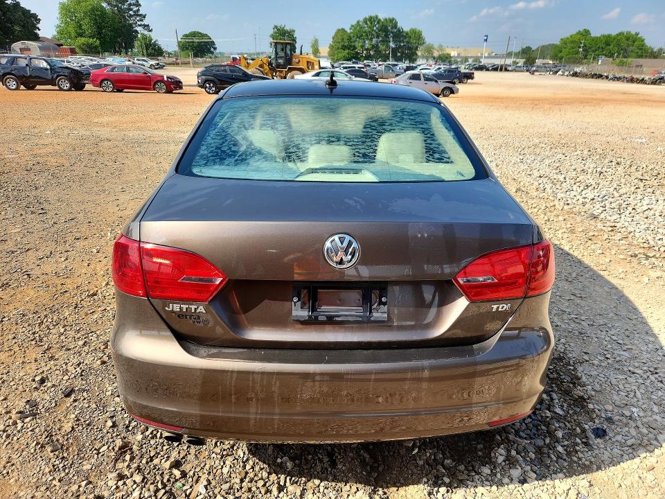 51144716 :رقم المزاد ، 3VWLL7AJ0EM432402 vin ، 2014 Volkswagen Jetta مزاد بيع