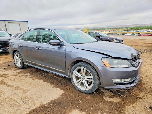 49500916 :رقم المزاد ، 1VWCN7A37EC048260 vin ، 2014 Volkswagen Passat مزاد بيع