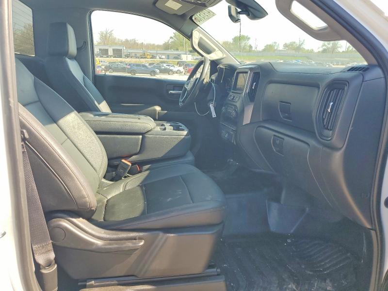 47915136 :رقم المزاد ، 3GCNYAEH3MG407184 vin ، 2021 Chevrolet Silverado مزاد بيع