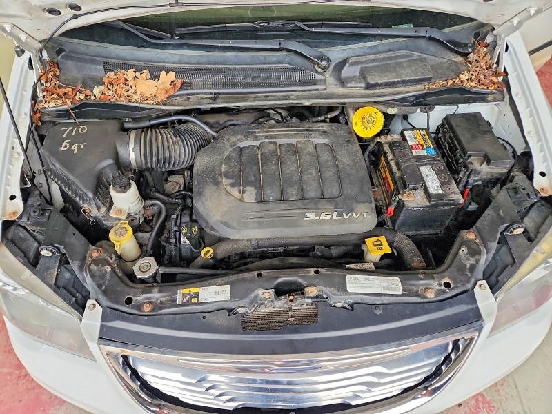 Auction sale of the 2016 Chrysler Town & Country, vin: 2C4RC1BG5GR212696, lot number: 51284646