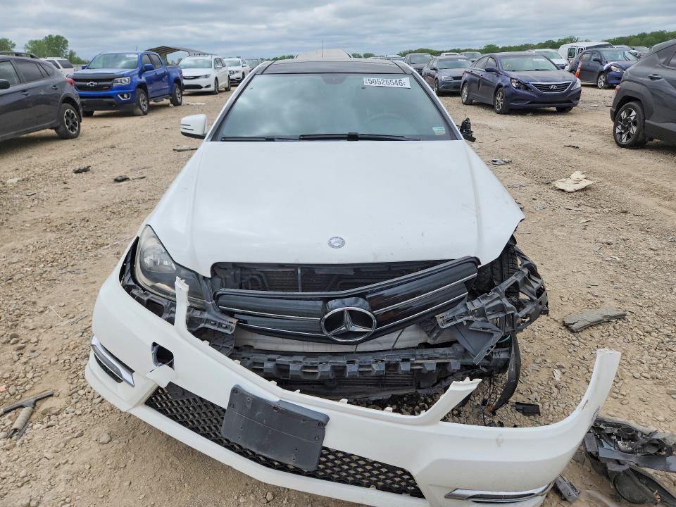 2015 Mercedes-benz C მანქანა იყიდება აუქციონზე, vin: WDDGJ4HB2FG401502, აუქციონის ნომერი: 50526546