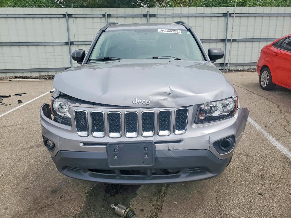 50984986 :رقم المزاد ، 1C4NJCBA3FD273316 vin ، 2015 Jeep Compass مزاد بيع