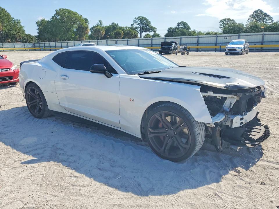 50736956 :رقم المزاد ، 1G1FE1R72H0178076 vin ، 2017 Chevrolet Camaro مزاد بيع