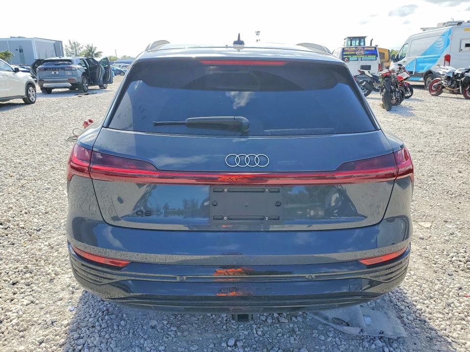 Продаж на аукціоні авто 2024 Audi Q8 E-tron, vin: WA15AAGE0RB061161, номер лоту: 49864566