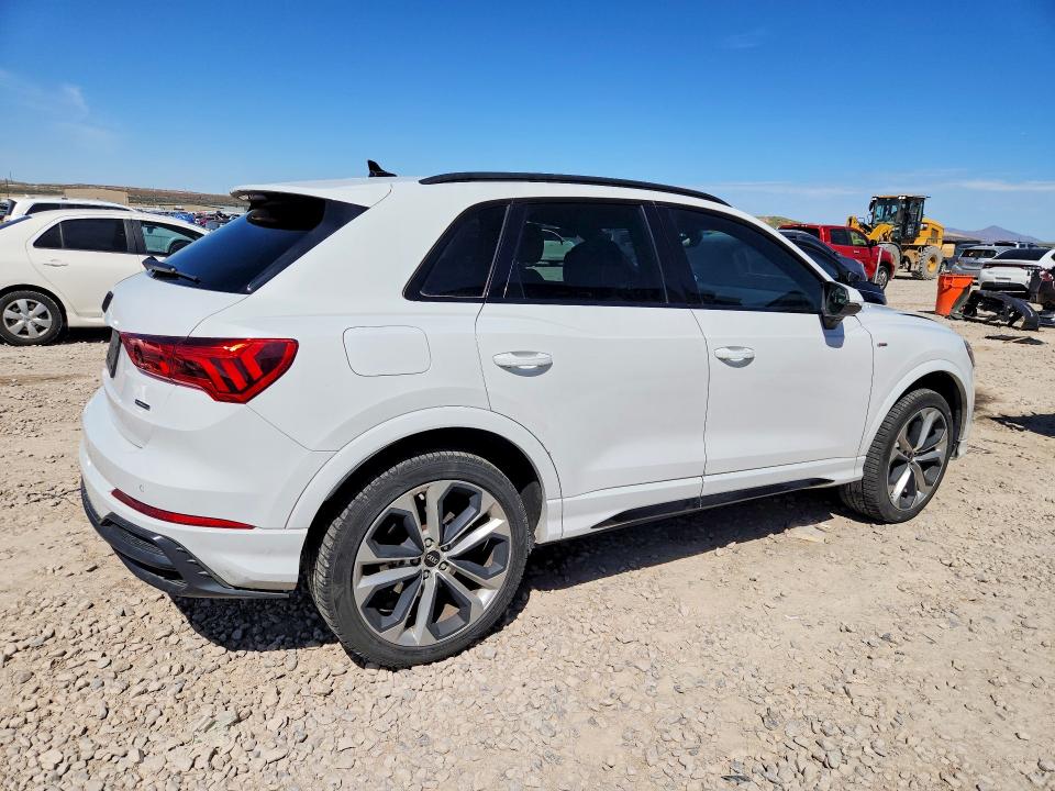 51340266 :رقم المزاد ، WA1EECF37M1028141 vin ، 2021 Audi Q3 مزاد بيع