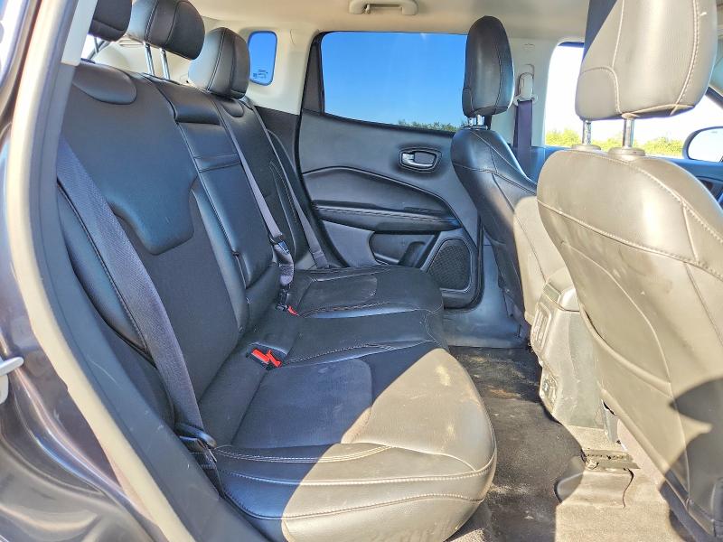 49810706 :رقم المزاد ، 3C4NJCBB3JT233622 vin ، 2018 Jeep Compass مزاد بيع