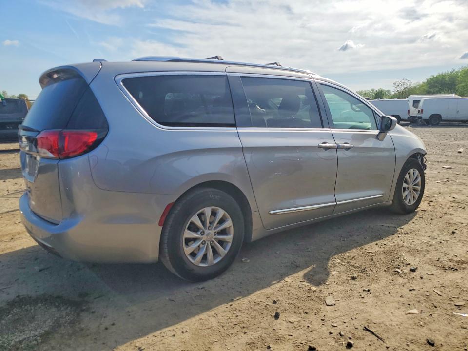 50105966 :رقم المزاد ، 2C4RC1EG4JR257776 vin ، 2018 Chrysler Pacifica مزاد بيع