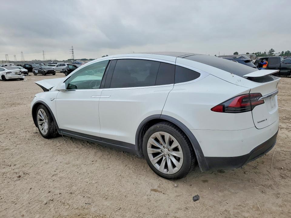 51681486 :رقم المزاد ، 5YJXCBE26GF016548 vin ، 2016 Tesla Model X مزاد بيع