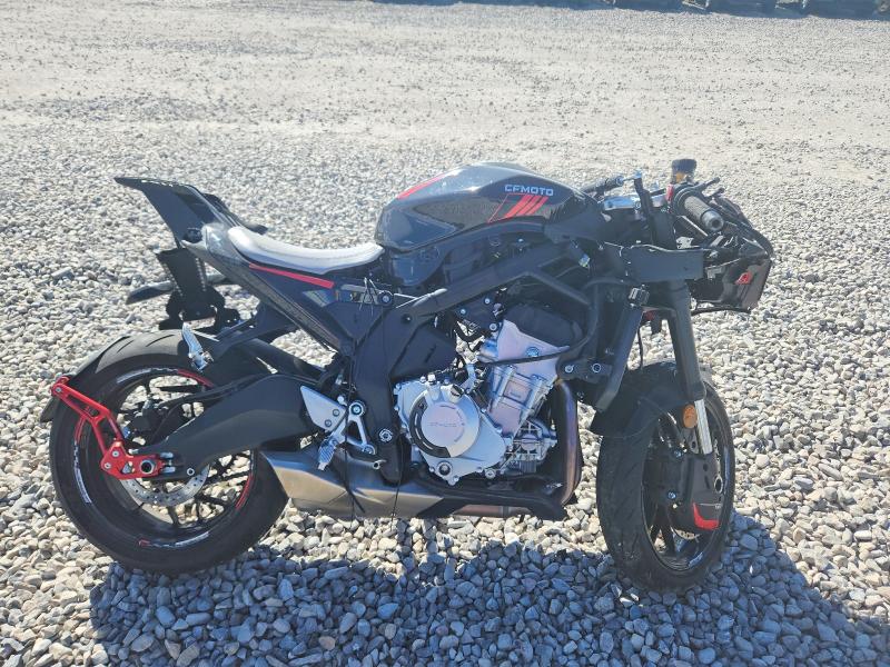 49102916 :رقم المزاد ، LCEPEVLP1S6000630 vin ، 2025 Cf Moto 675ss مزاد بيع
