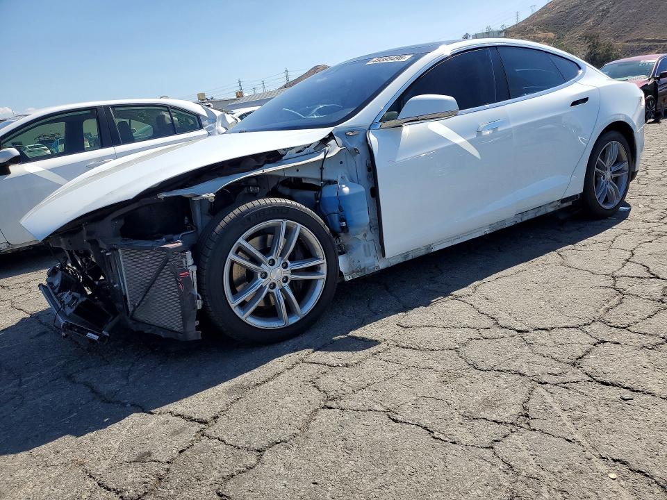 Продаж на аукціоні авто 2015 Tesla Model S, vin: 5YJSA1E28FF107426, номер лоту: 49395496