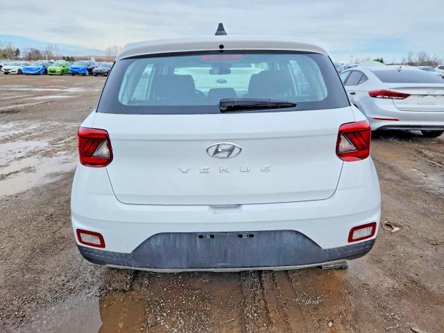 49805946 :رقم المزاد ، KMHRB8A33NU204764 vin ، 2022 Hyundai Venue مزاد بيع
