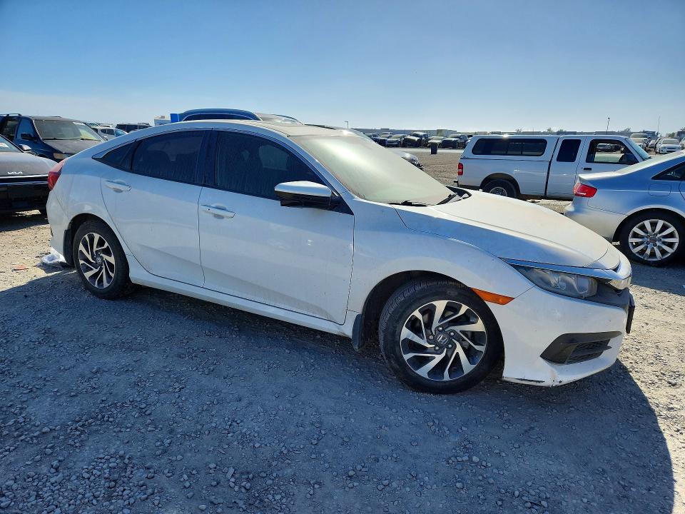 48085526 :رقم المزاد ، 2HGFC2F70JH542652 vin ، 2018 Honda Civic مزاد بيع