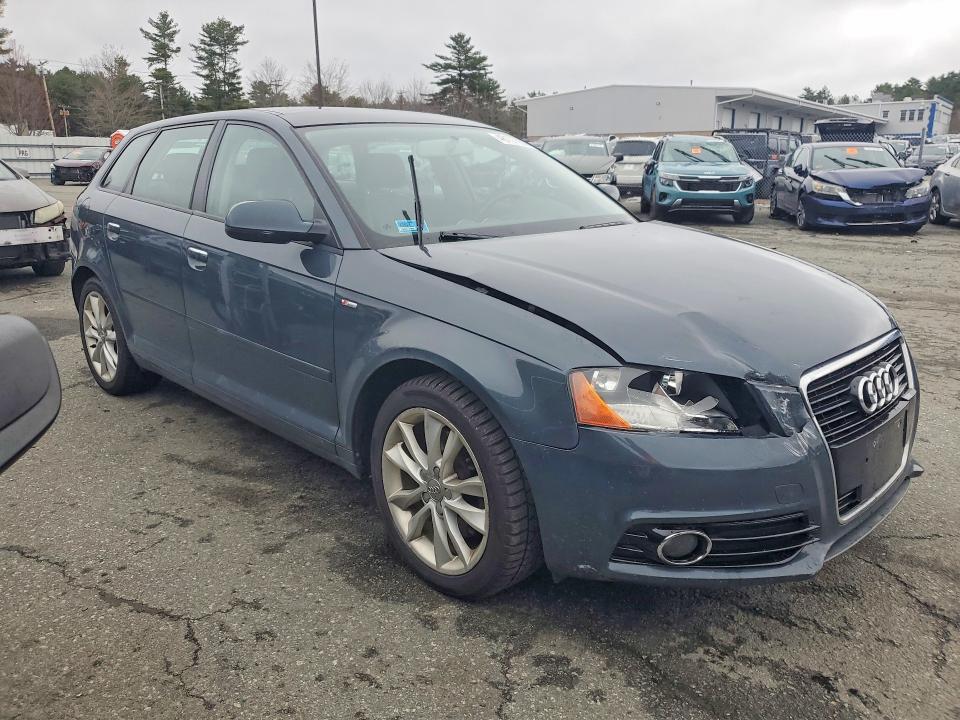 48137096 :رقم المزاد ، WAUBEAFM0CA151801 vin ، 2012 Audi A3 مزاد بيع