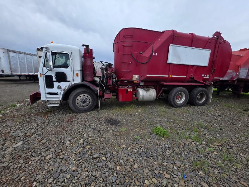 48702706 :رقم المزاد ، 1NPZL00X96D716451 vin ، 2006 Peterbilt 320 مزاد بيع