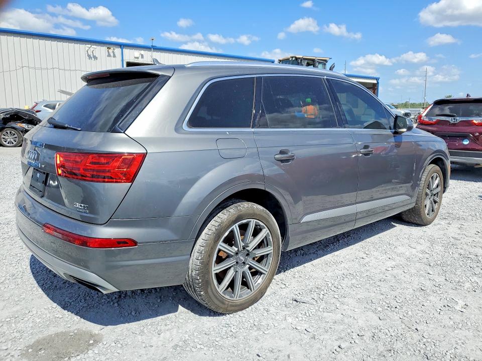 2017 Audi Q7 მანქანა იყიდება აუქციონზე, vin: WA1LAAF7XHD033655, აუქციონის ნომერი: 50586976