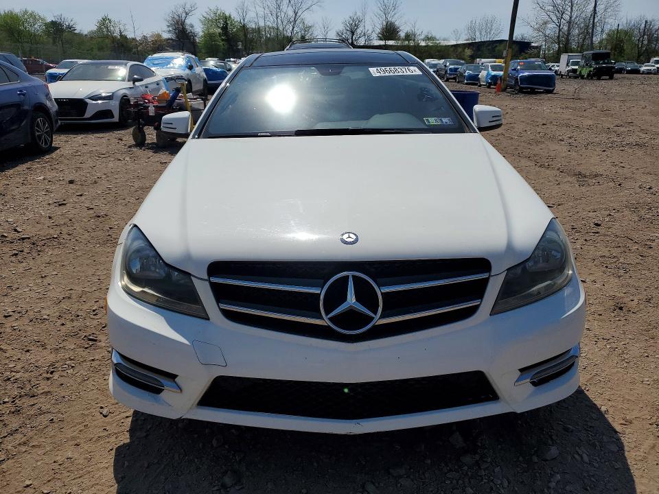 49668376 :رقم المزاد ، WDDGJ4HB3EG195833 vin ، 2014 Mercedes-benz C مزاد بيع