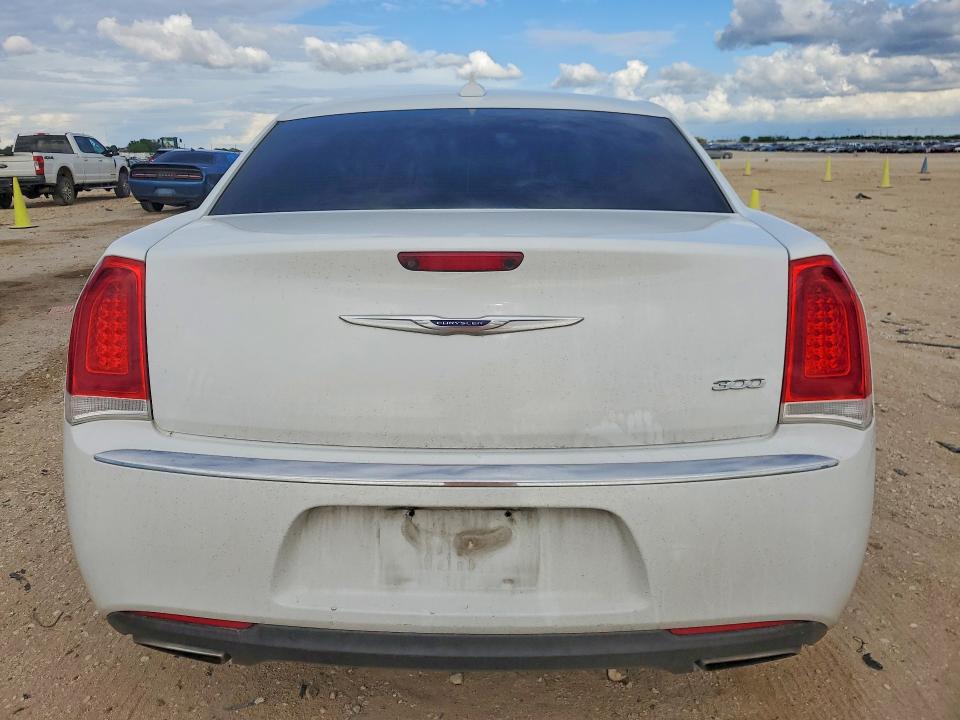 2020 Chrysler 300 მანქანა იყიდება აუქციონზე, vin: 2C3CCAEGXLH145812, აუქციონის ნომერი: 49507566