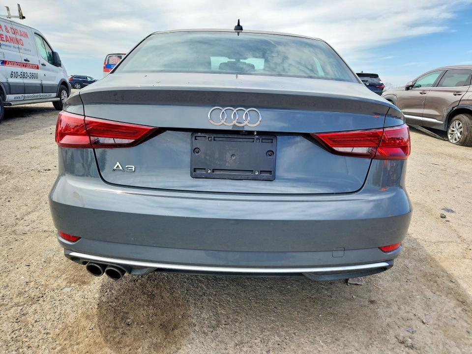 Продажа на аукционе авто 2018 Audi A3, vin: WAUAUGFF6J1068728, номер лота: 49647106