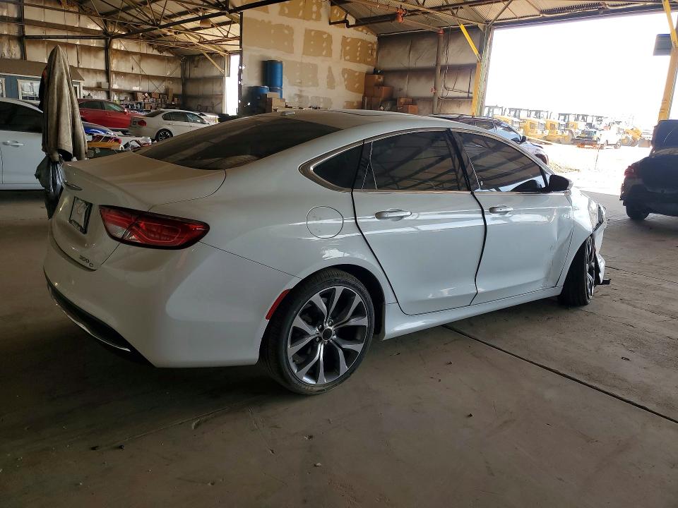 50643986 :رقم المزاد ، 1C3CCCCB3FN648418 vin ، 2015 Chrysler 200 مزاد بيع