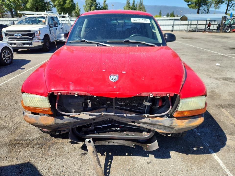 48687186 :رقم المزاد ، 1B7HL38X82S598360 vin ، 2002 Dodge Dakota مزاد بيع
