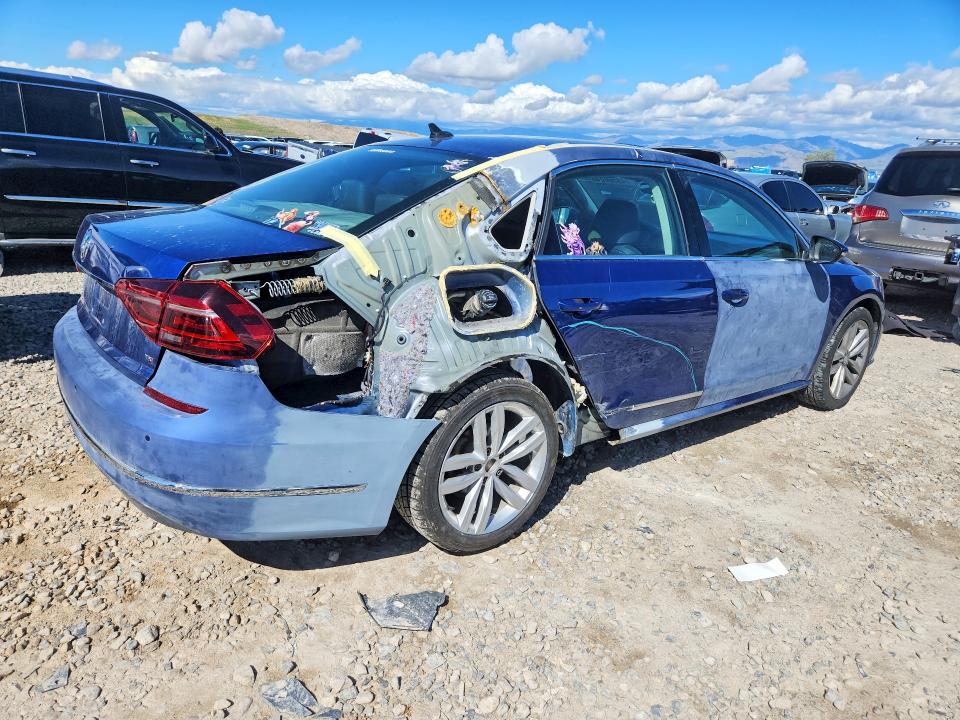 2017 Volkswagen Passat მანქანა იყიდება აუქციონზე, vin: 1VWGT7A37HC054409, აუქციონის ნომერი: 49560246