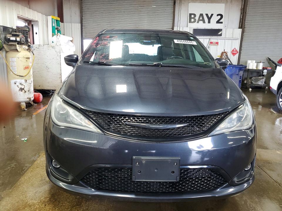 49648846 :رقم المزاد ، 2C4RC1FG1KR702507 vin ، 2019 Chrysler Pacifica مزاد بيع