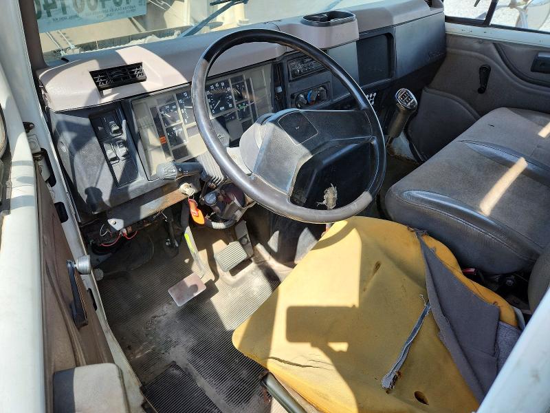 2000 International 4000 მანქანა იყიდება აუქციონზე, vin: 1HTSCAAM7YH260161, აუქციონის ნომერი: 48466146