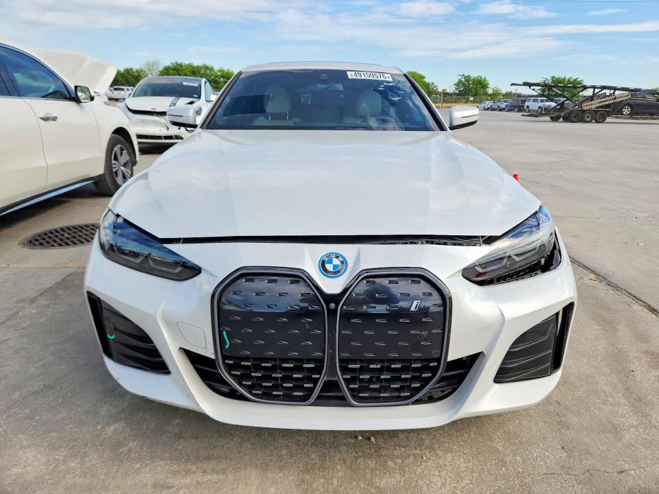 49159576 :رقم المزاد ، WBY73AW01NFN10198 vin ، 2022 Bmw I4 مزاد بيع