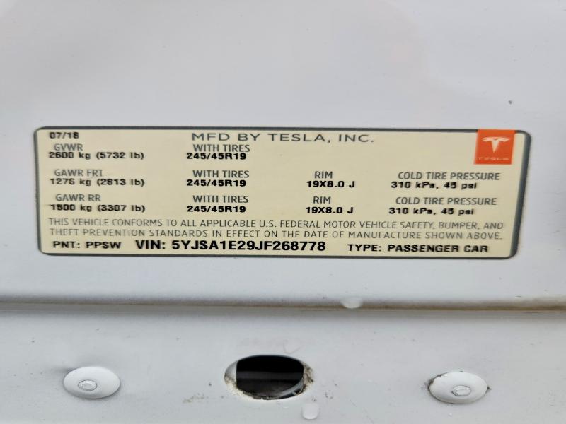 49022726 :رقم المزاد ، 5YJSA1E29JF268778 vin ، 2018 Tesla Model S مزاد بيع
