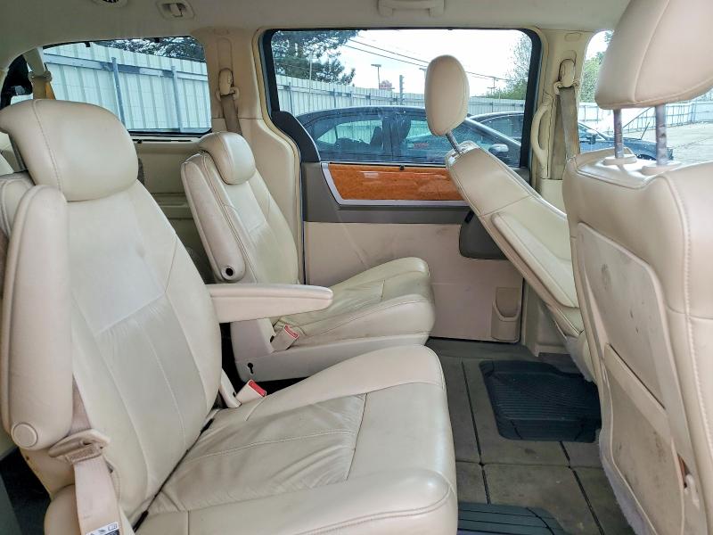 2008 Chrysler Town And Country მანქანა იყიდება აუქციონზე, vin: 2A8HR64X18R648573, აუქციონის ნომერი: 48639706