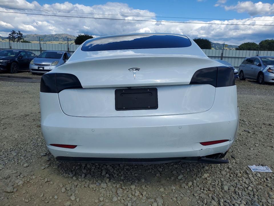 49927916 :رقم المزاد ، 5YJ3E1EA1MF868103 vin ، 2021 Tesla Model 3 مزاد بيع