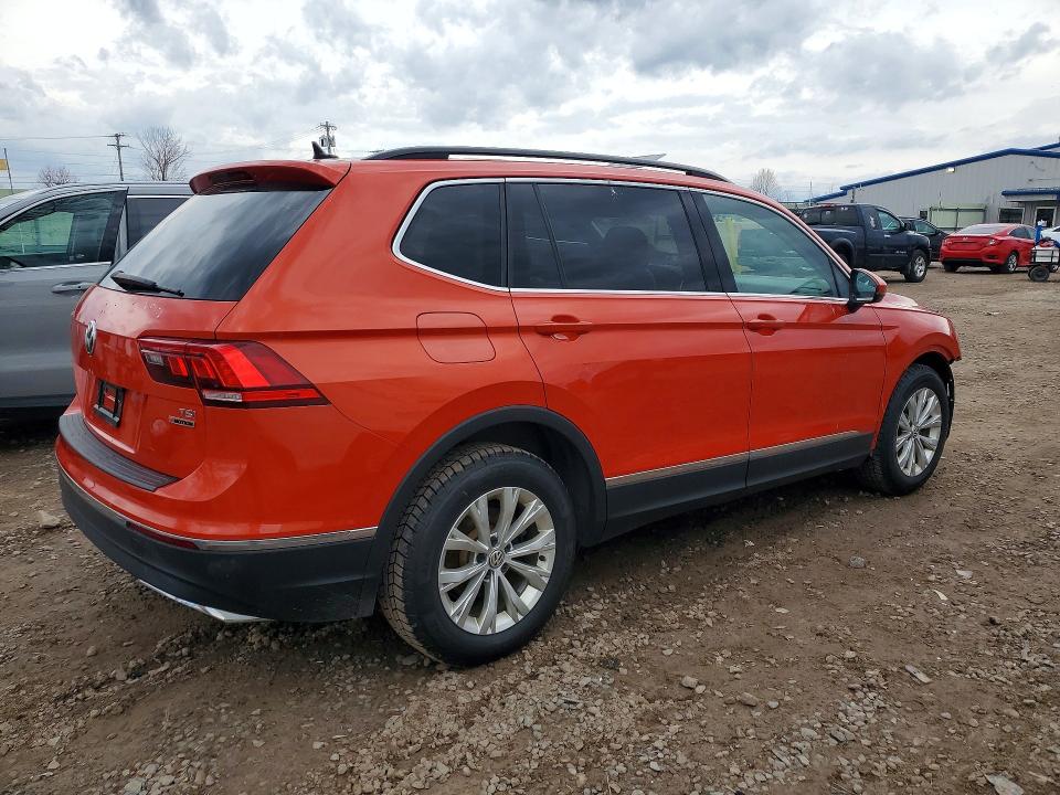 49181586 :رقم المزاد ، 3VV2B7AX2JM114962 vin ، 2018 Volkswagen Tiguan مزاد بيع