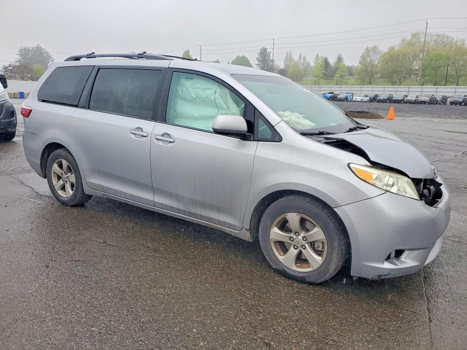 Продажа на аукционе авто 2015 Toyota Sienna, vin: 5TDKK3DC9FS552532, номер лота: 50817376