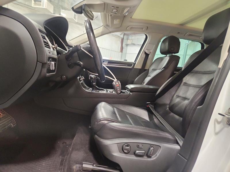 Продаж на аукціоні авто 2017 Volkswagen Touareg, vin: WVGGF7BP0HD002279, номер лоту: 52054966