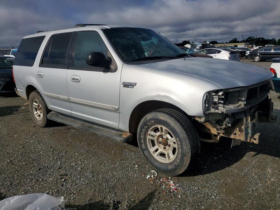 Продажа на аукционе авто 2000 Ford Expedition, vin: 1FMRU1565YLB86008, номер лота: 49601706