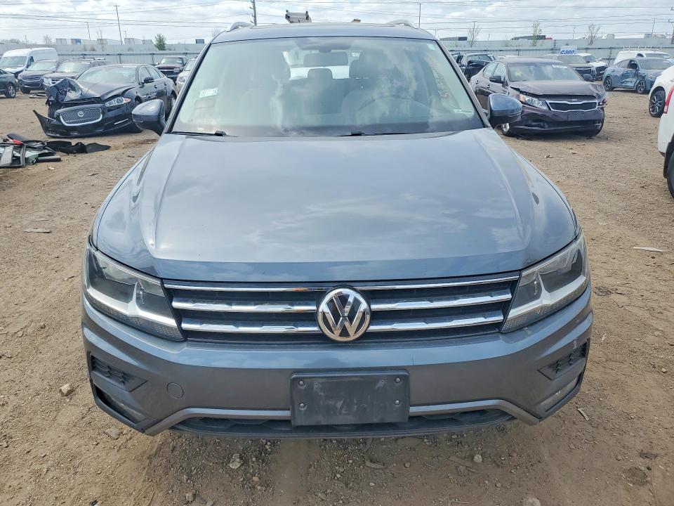 50956956 :رقم المزاد ، 3VV2B7AX0JM030669 vin ، 2018 Volkswagen Tiguan مزاد بيع