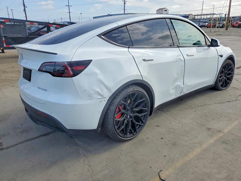 50975046 :رقم المزاد ، 7SAYGDEF5NF538191 vin ، 2022 Tesla Model Y مزاد بيع