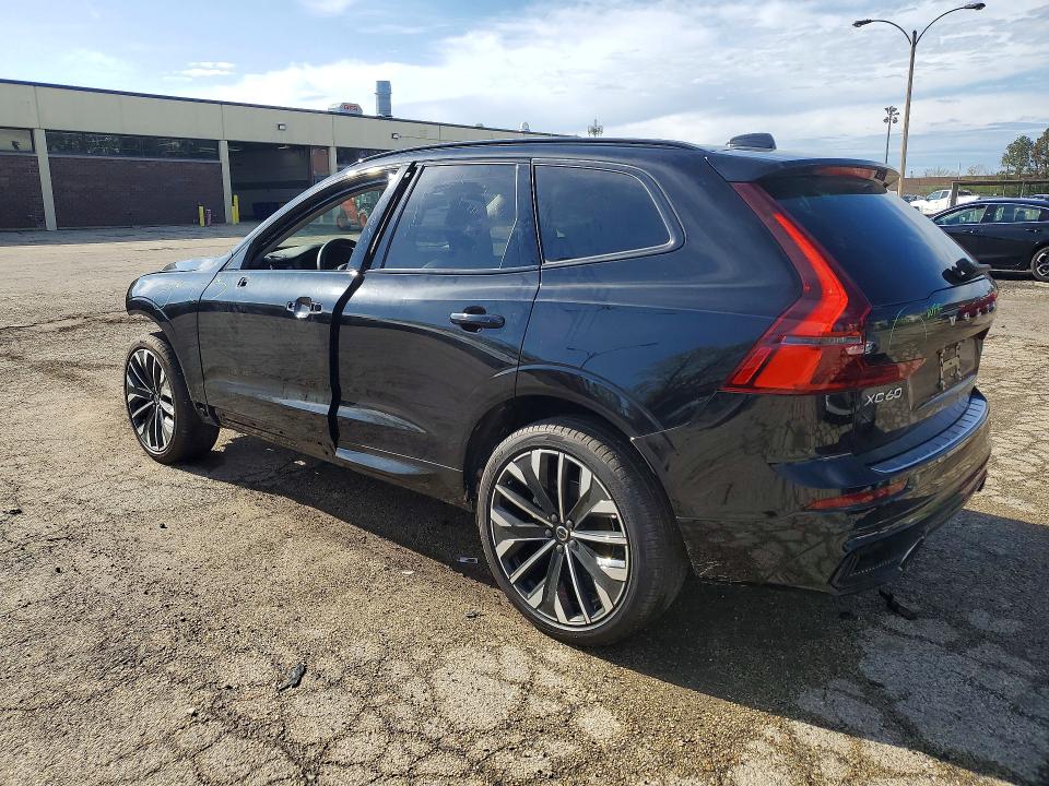 51633906 :رقم المزاد ، YV4M12RM8T1414428 vin ، 2026 Volvo Xc60 مزاد بيع