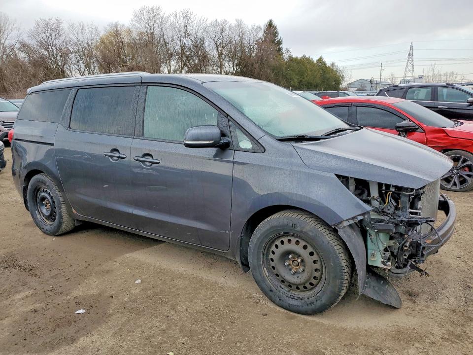 49117586 :رقم المزاد ، KNDMB5C18H6342706 vin ، 2017 Kia Sedona مزاد بيع