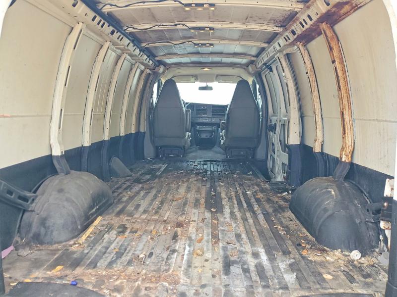 55808606 :رقم المزاد ، 1GCWGBFP8K1152532 vin ، 2019 Chevrolet Express G2500 مزاد بيع