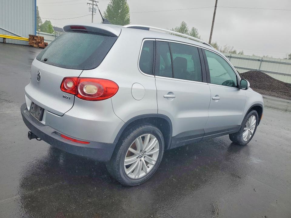50950666 :رقم المزاد ، WVGAV7AX2BW547521 vin ، 2011 Volkswagen Tiguan مزاد بيع