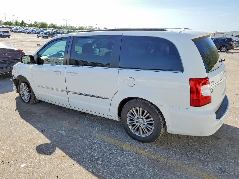 50496946 :رقم المزاد ، 2C4RC1CG4FR674924 vin ، 2015 Chrysler Town&count مزاد بيع
