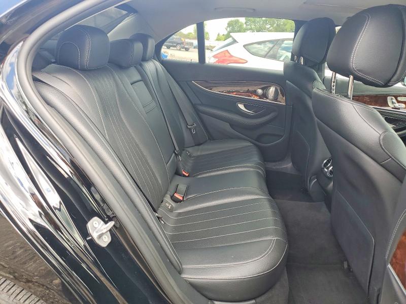 51365956 :رقم المزاد ، WDDZF4KB3HA219784 vin ، 2017 Mercedes-benz E مزاد بيع