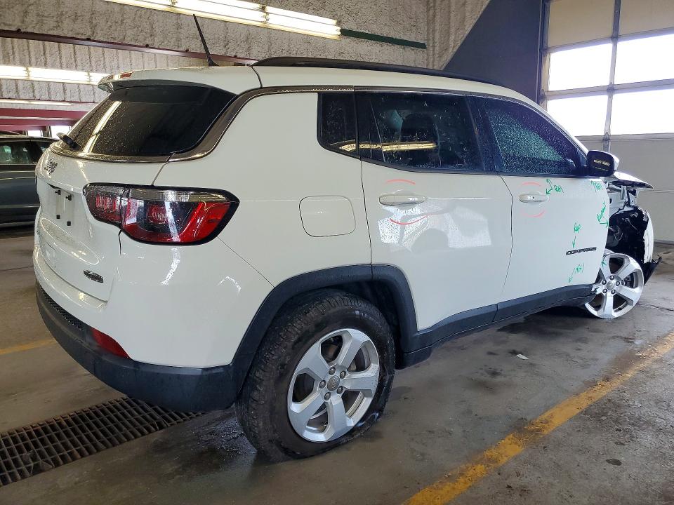49638076 :رقم المزاد ، 3C4NJDBB2JT349822 vin ، 2018 Jeep Compass مزاد بيع