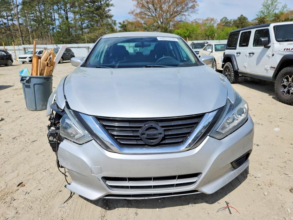 2018 Nissan Altima მანქანა იყიდება აუქციონზე, vin: 1N4AL3AP4JC136243, აუქციონის ნომერი: 49625316