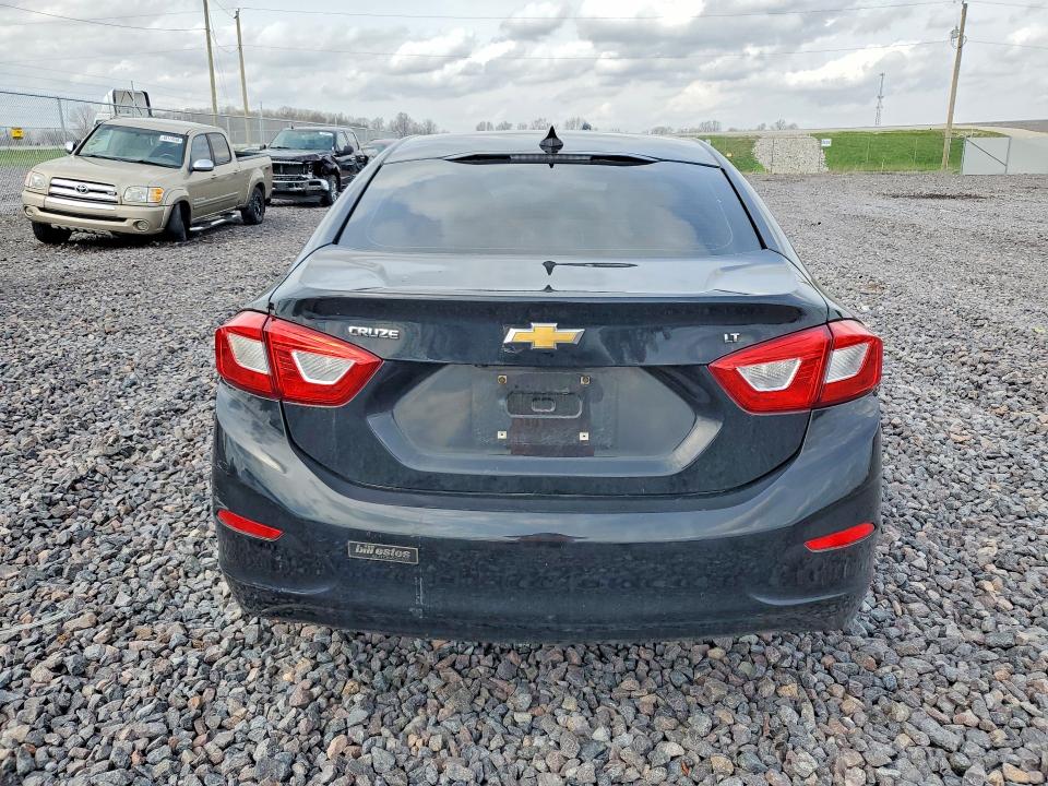 2018 Chevrolet Cruze მანქანა იყიდება აუქციონზე, vin: 1G1BE5SM5J7143471, აუქციონის ნომერი: 48665016