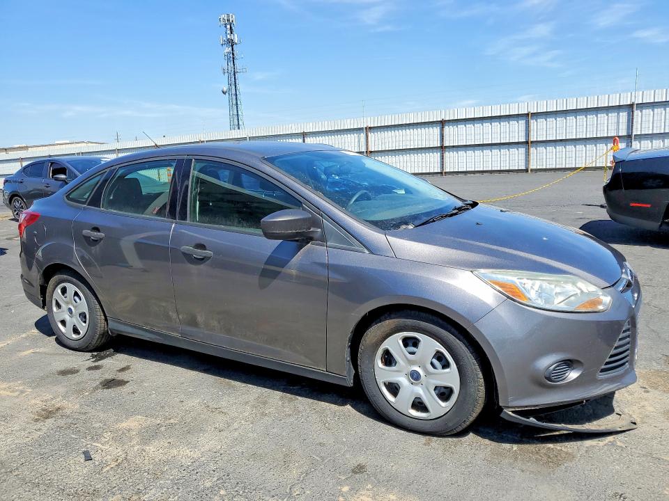 2014 Ford Focus მანქანა იყიდება აუქციონზე, vin: 1FADP3E25EL132403, აუქციონის ნომერი: 49753216