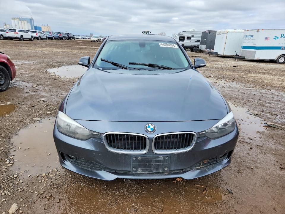 49505966 :رقم المزاد ، WBA3C3C5XDF982441 vin ، 2013 Bmw 320 مزاد بيع